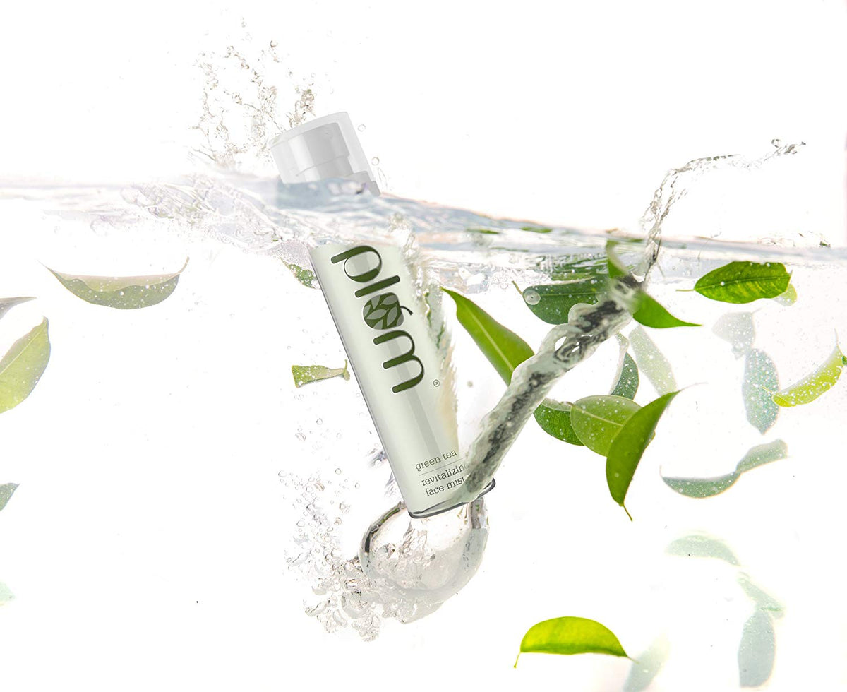 Plum Green Tea Revitalizing Spray Face Mist With Glycolic Acid & Aloe Vera - Hydrates & Refreshes (100ml)